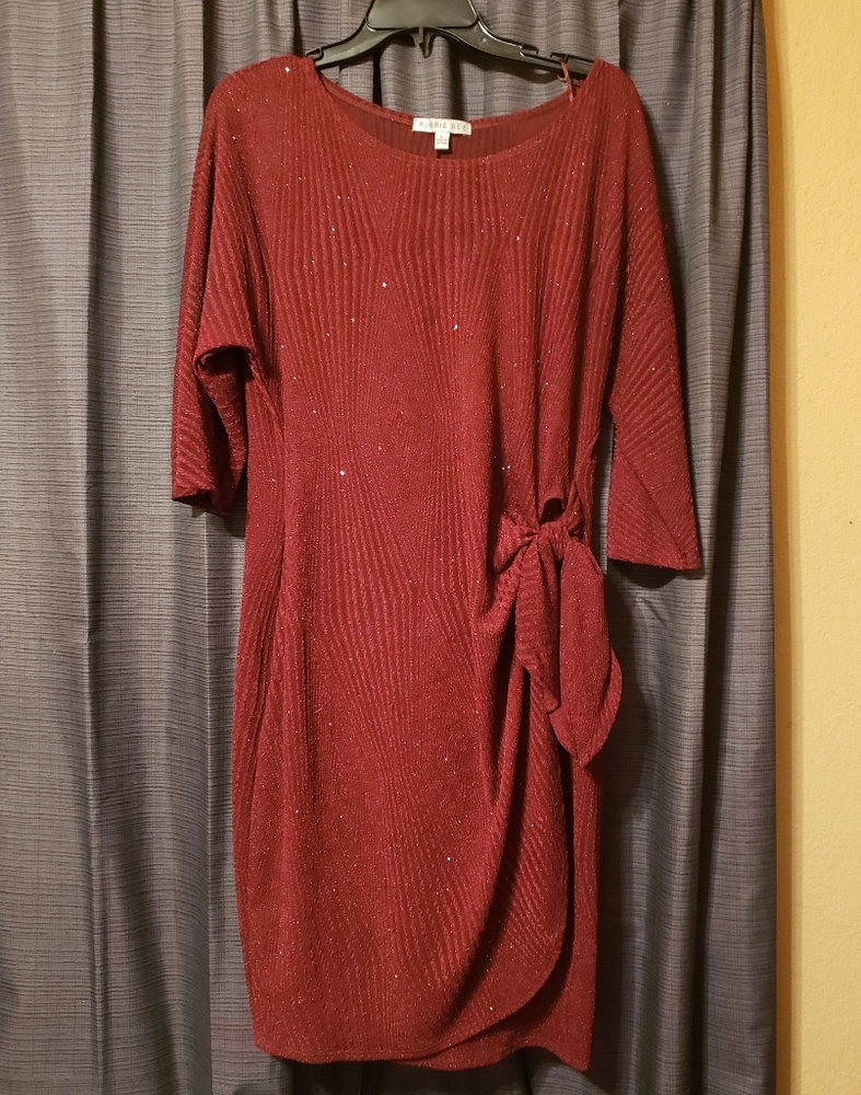Midsleeve dress by Robbie Bee